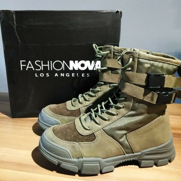 ๐ Fashion Nova Combat Boots - Picture 2 of 9